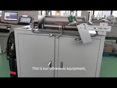 Büyük bakır bloklarını tespit etmek için suyu birleştirici olarak kullanan ultrasonik ekipmanın videosu