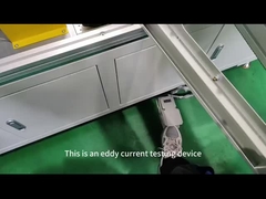 Bir girdap akımı birimi aynı anda iki iş parçasını tespit eder - bakır diskler ve borular.